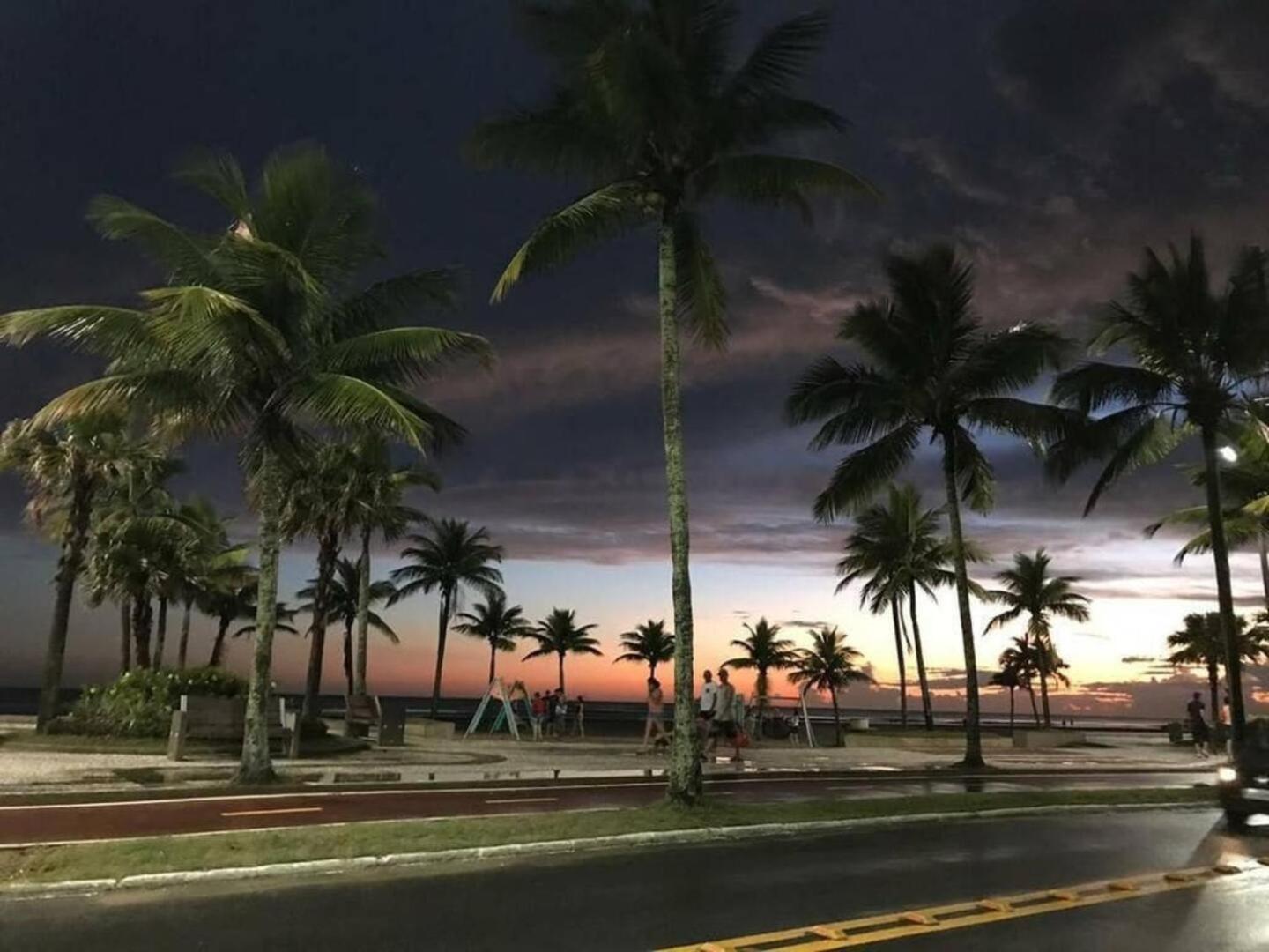 Apartamento Kit Net Pe Na Areia Praia Grande (Santos) Exterior foto